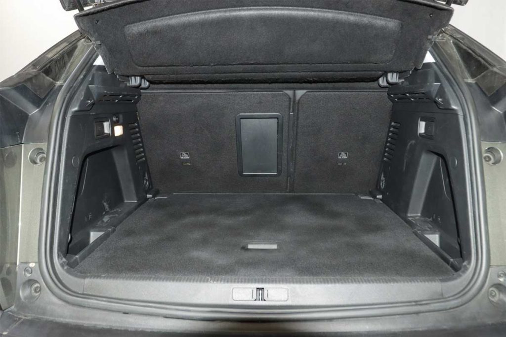 Quelle taille fait le coffre d’une Peugeot 3008 ? - InduroGear