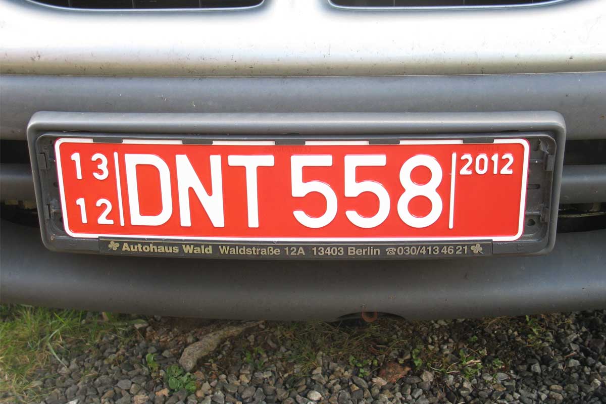 avantages-fiscaux-plaque-immatriculation-rouge