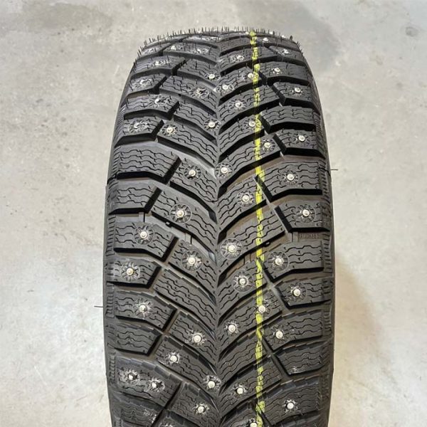 Tout savoir sur les pneus cloutés, usage et règlementations