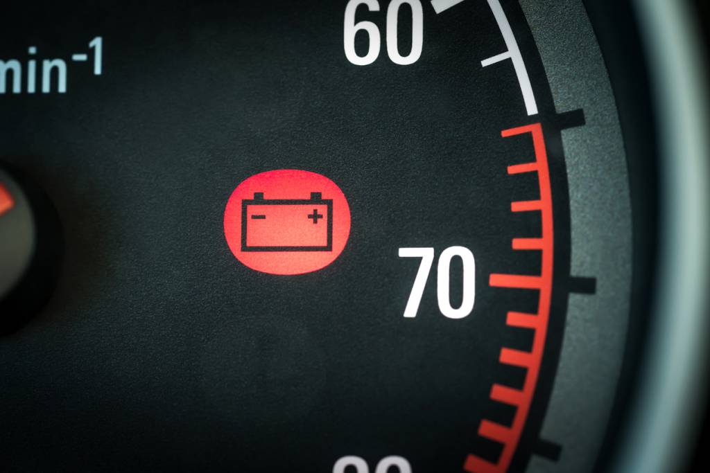 les causes d'une batterie de voiture à plat