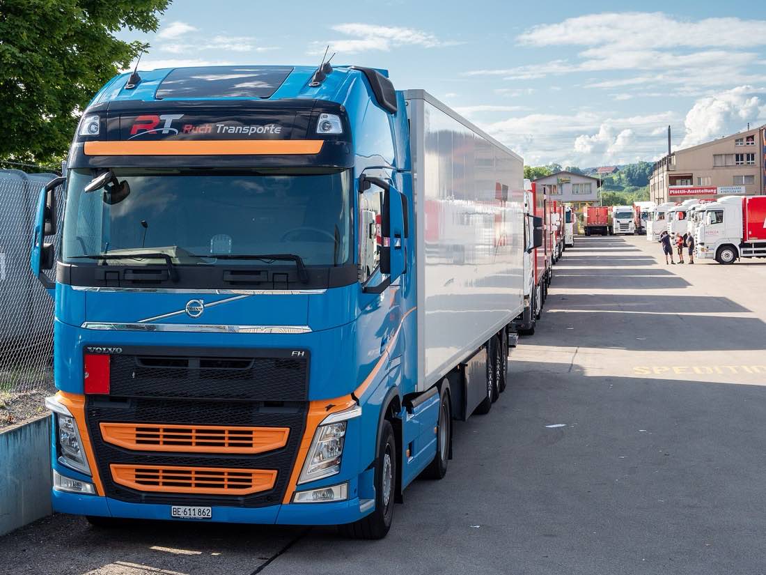 Camion Volvo FH 500 récent de norme Euro 6